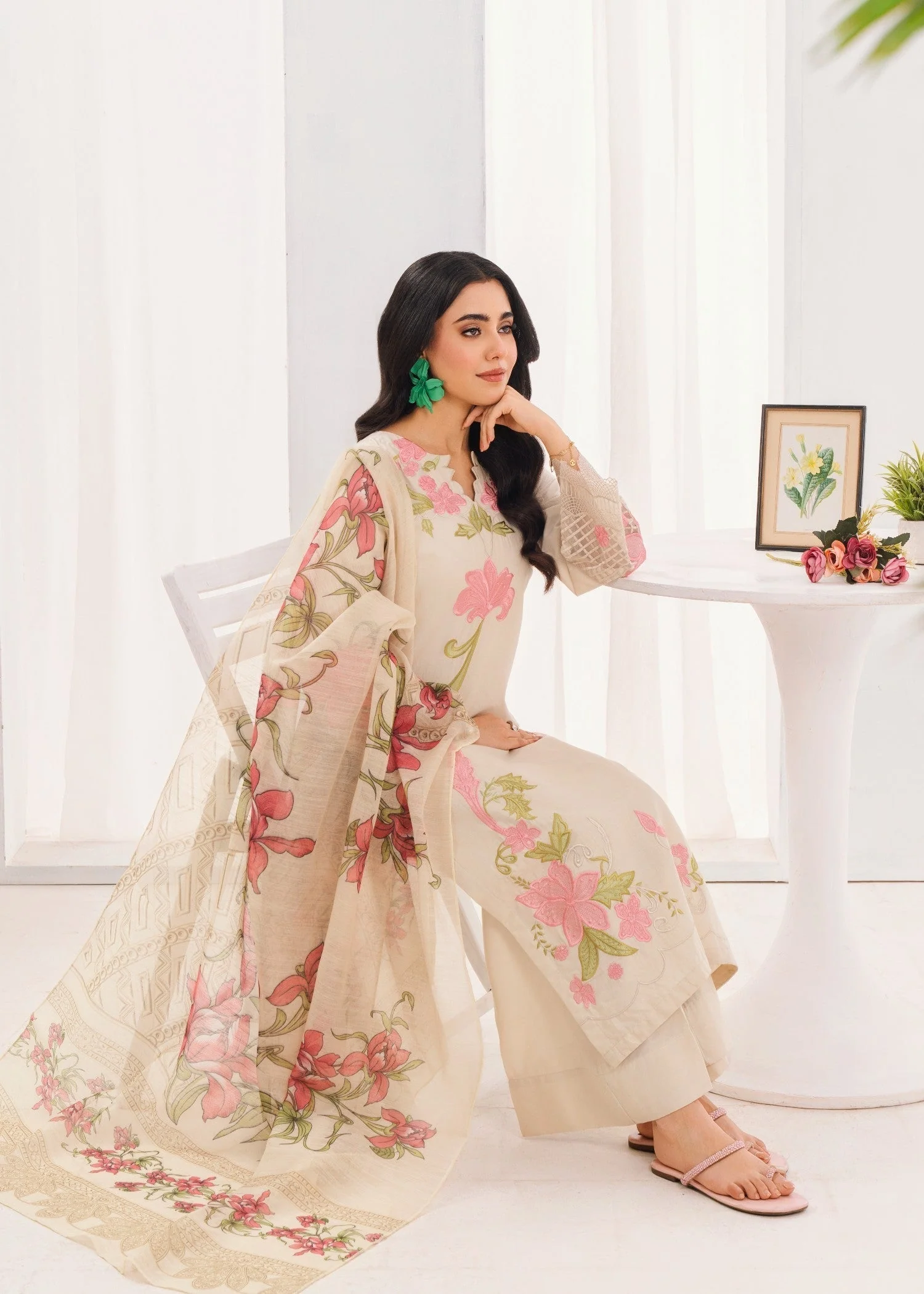 media_image-9933061be0504aa29d77d47c3b480416_1768820e-68e5-4350-96e7-b94ad0a248ee Ivory Embroidered Lawn Kurta Set – Elegant Summer Look - Image 1